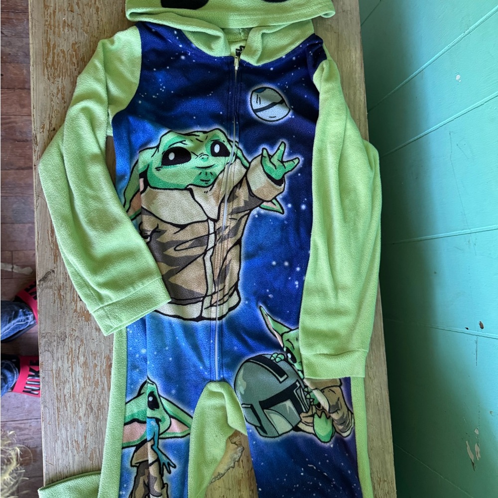 Star Wars Green Baby Yoda Apparel